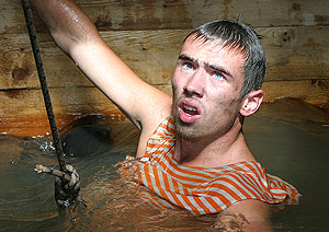 Спасатель. Опасная работа.